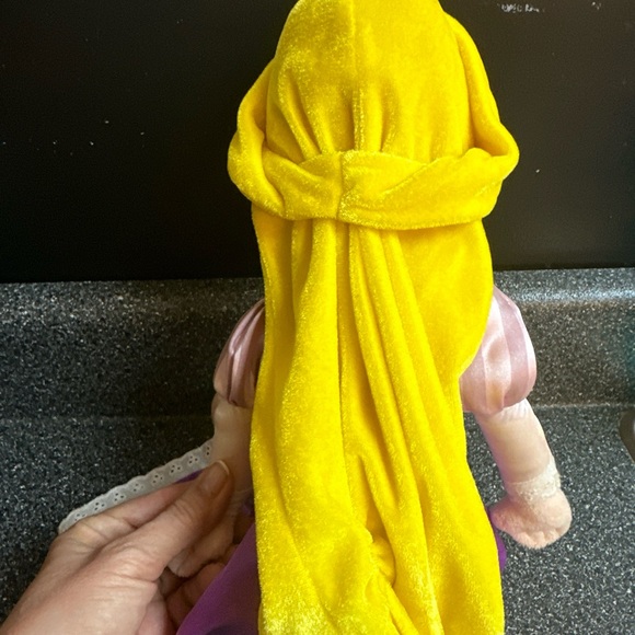 Tangled Repunzel Ringling Brothers Barnum and Bailey Circus Mexico 18 inch - Picture 9 of 10